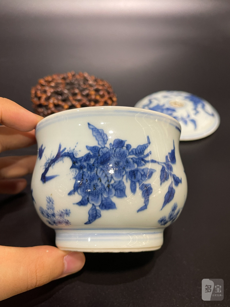 明崇祯 青花折枝花卉纹香薰 - 图5